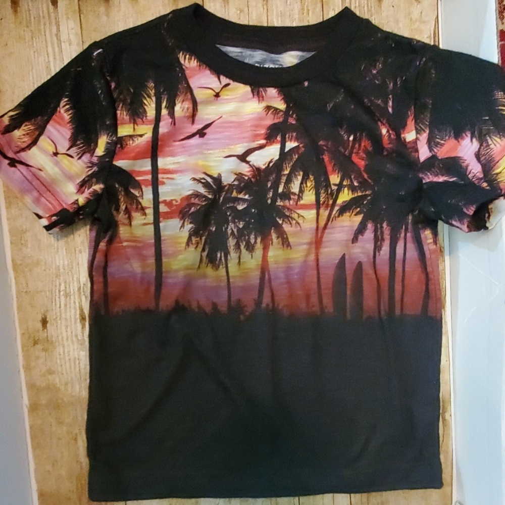 Shirt - Picture 2 of 6